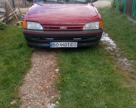 Красный Форд Эскорт, объемом двигателя 1.4 л и пробегом 2 тыс. км за 800 $, фото 1 на Automoto.ua