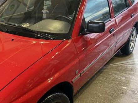 Форд Эскорт 1991 в Кропивницком (Кировограде) на Automoto.ua Красный Форд Эскорт, объемом двигателя 1.4 л и пробегом 300 тыс. км за 1300 $, фото 1 на Automoto.ua