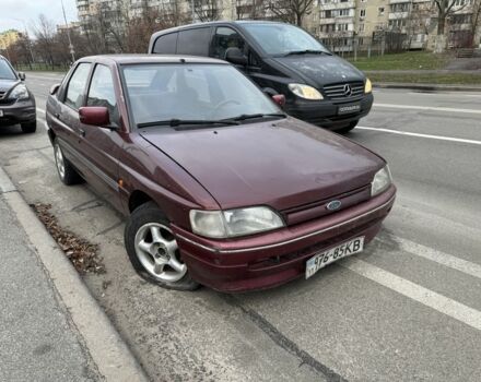 Красный Форд Эскорт, объемом двигателя 1.6 л и пробегом 200 тыс. км за 350 $, фото 1 на Automoto.ua