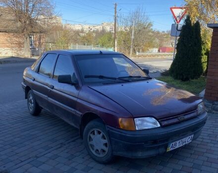 Красный Форд Эскорт, объемом двигателя 1.4 л и пробегом 280 тыс. км за 600 $, фото 1 на Automoto.ua