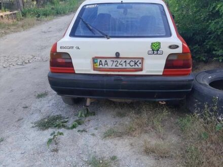 Форд Эскорт 1991 в Кривом Роге на Automoto.ua Красный Форд Эскорт, объемом двигателя 1 л и пробегом 3 тыс. км за 508 $, фото 1 на Automoto.ua