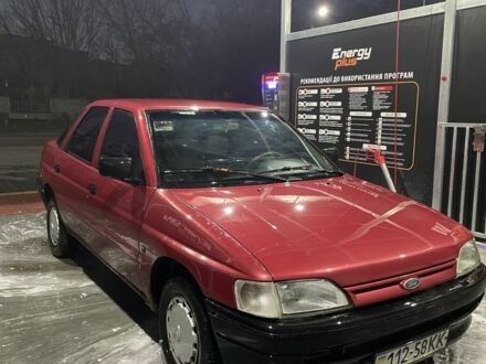 Червоний Форд Ескорт, об'ємом двигуна 1.4 л та пробігом 2 тис. км за 700 $, фото 1 на Automoto.ua