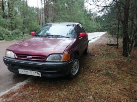 Форд Ескорт 1992 у Чернігові на Automoto.ua Червоний Форд Ескорт, об'ємом двигуна 0 л та пробігом 240 тис. км за 725 $, фото 1 на Automoto.ua