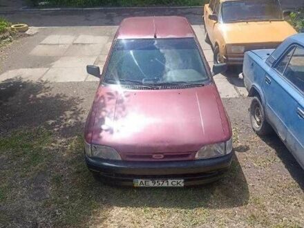 Форд Ескорт 1992 у Кривому Розі на Automoto.ua Червоний Форд Ескорт, об'ємом двигуна 1.8 л та пробігом 160 тис. км за 629 $, фото 1 на Automoto.ua