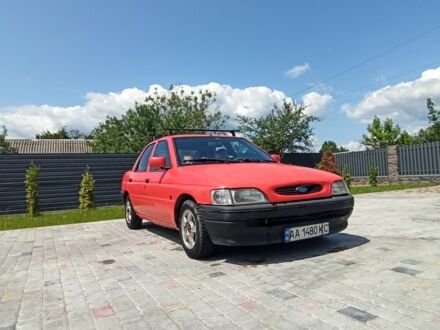 Красный Форд Эскорт, объемом двигателя 1.3 л и пробегом 2 тыс. км за 1200 $, фото 1 на Automoto.ua