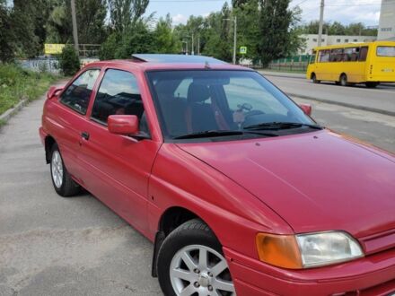 Форд Ескорт 1992 у Києві на Automoto.ua Червоний Форд Ескорт, об'ємом двигуна 1.8 л та пробігом 200 тис. км за 1400 $, фото 1 на Automoto.ua