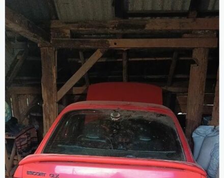 Червоний Форд Ескорт, об'ємом двигуна 0 л та пробігом 200 тис. км за 350 $, фото 1 на Automoto.ua