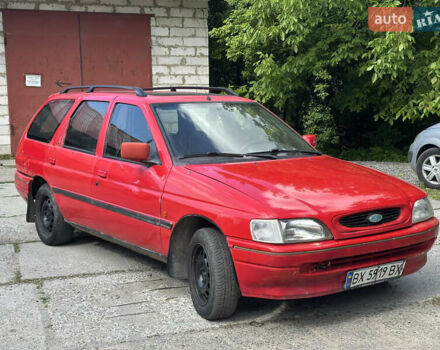 Красный Форд Эскорт, объемом двигателя 1.6 л и пробегом 200 тыс. км за 550 $, фото 1 на Automoto.ua