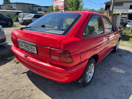 Форд Эскорт 1993 в Киеве на Automoto.ua Красный Форд Эскорт, объемом двигателя 1.3 л и пробегом 150 тыс. км за 950 $, фото 1 на Automoto.ua