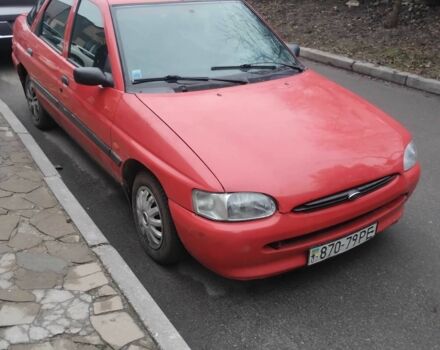 Красный Форд Эскорт, объемом двигателя 1.3 л и пробегом 80 тыс. км за 782 $, фото 1 на Automoto.ua