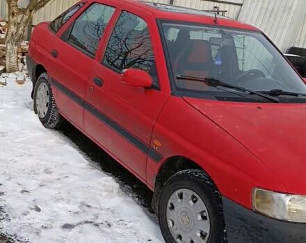 Красный Форд Эскорт, объемом двигателя 1.3 л и пробегом 210 тыс. км за 1299 $, фото 1 на Automoto.ua