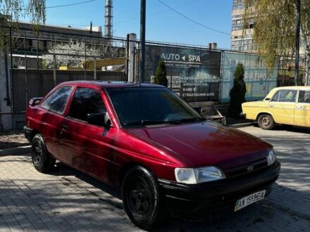 Форд Эскорт 1995 в Харькове на Automoto.ua Красный Форд Эскорт, объемом двигателя 1.8 л и пробегом 350 тыс. км за 1100 $, фото 1 на Automoto.ua