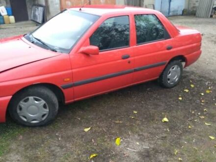 Красный Форд Эскорт, объемом двигателя 1.6 л и пробегом 140 тыс. км за 1016 $, фото 1 на Automoto.ua