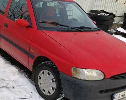 Красный Форд Эскорт, объемом двигателя 1.3 л и пробегом 210 тыс. км за 1299 $, фото 1 на Automoto.ua