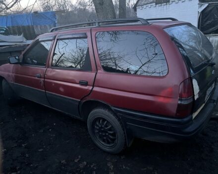 Красный Форд Эскорт, объемом двигателя 1.6 л и пробегом 400 тыс. км за 600 $, фото 1 на Automoto.ua