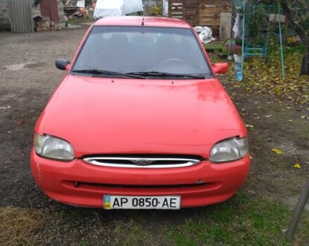 Червоний Форд Ескорт, об'ємом двигуна 1.6 л та пробігом 140 тис. км за 1016 $, фото 1 на Automoto.ua