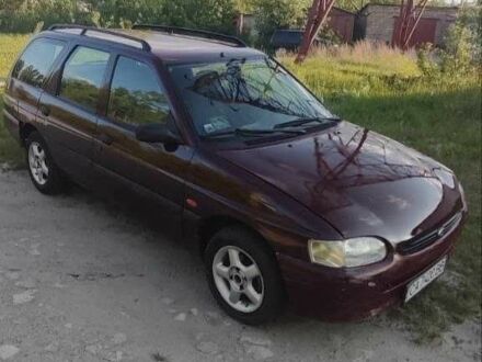 Форд Эскорт 1996 в Каневе на Automoto.ua Красный Форд Эскорт, объемом двигателя 1.3 л и пробегом 98 тыс. км за 1300 $, фото 1 на Automoto.ua