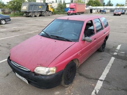 Форд Эскорт 1997 в Киеве на Automoto.ua Красный Форд Эскорт, объемом двигателя 0 л и пробегом 315 тыс. км за 399 $, фото 1 на Automoto.ua
