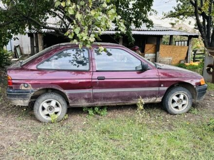 Форд Эскорт 1998 в Гайсине на Automoto.ua Красный Форд Эскорт, объемом двигателя 1.8 л и пробегом 111 тыс. км за 600 $, фото 1 на Automoto.ua