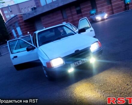 Форд Эскорт, объемом двигателя 1.3 л и пробегом 300 тыс. км за 500 $, фото 2 на Automoto.ua
