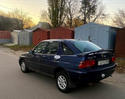 Форд Эскорт, объемом двигателя 1.3 л и пробегом 333 тыс. км за 950 $, фото 2 на Automoto.ua