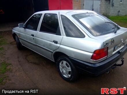 Форд Ескорт 1987 у Новоукраинке на Automoto.ua Форд Ескорт, об'ємом двигуна 1.6 л та пробігом 122 тис. км за 950 $, фото 1 на Automoto.ua