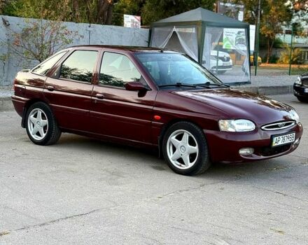 Форд Ескорт, об'ємом двигуна 1.6 л та пробігом 300 тис. км за 1450 $, фото 1 на Automoto.ua