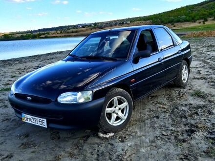 Форд Эскорт, объемом двигателя 1.3 л и пробегом 0 тыс. км за 2000 $, фото 1 на Automoto.ua