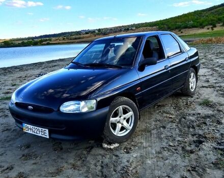 Форд Эскорт, объемом двигателя 1.3 л и пробегом 0 тыс. км за 2000 $, фото 1 на Automoto.ua