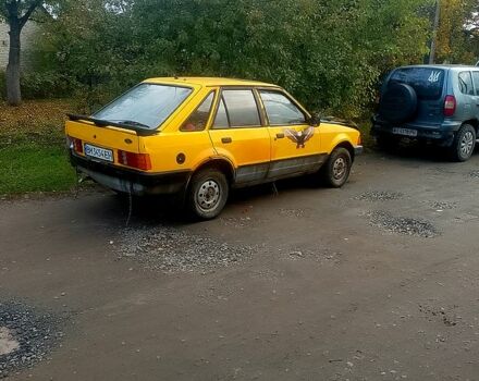 Желтый Форд Эскорт, объемом двигателя 1.3 л и пробегом 0 тыс. км за 150 $, фото 1 на Automoto.ua