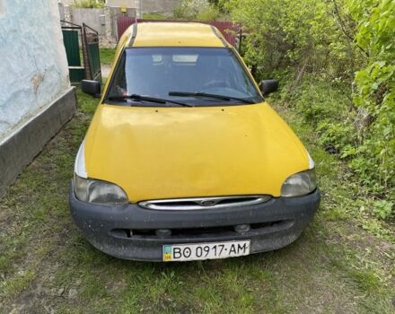 Желтый Форд Эскорт, объемом двигателя 1.4 л и пробегом 97 тыс. км за 350 $, фото 1 на Automoto.ua