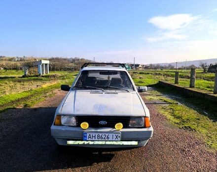 Серый Форд Эскорт, объемом двигателя 1.3 л и пробегом 250 тыс. км за 600 $, фото 3 на Automoto.ua