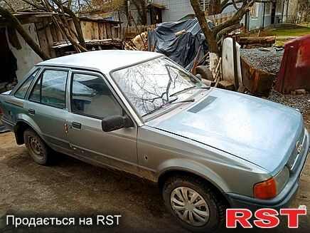 Серый Форд Эскорт, объемом двигателя 1.7 л и пробегом 0 тыс. км за 650 $, фото 1 на Automoto.ua