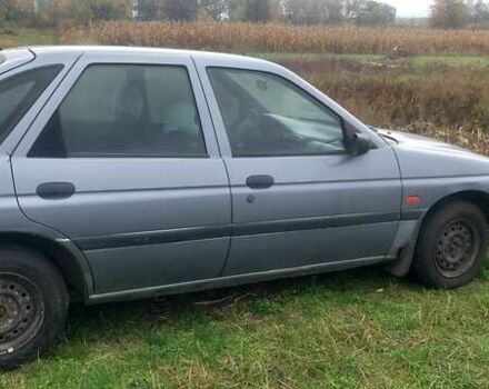 Серый Форд Эскорт, объемом двигателя 1.3 л и пробегом 1114 тыс. км за 1800 $, фото 7 на Automoto.ua