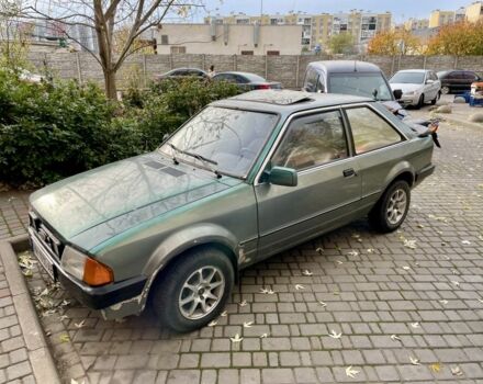 Серый Форд Эскорт, объемом двигателя 1.3 л и пробегом 300 тыс. км за 680 $, фото 1 на Automoto.ua