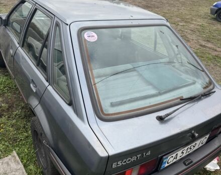 Серый Форд Эскорт, объемом двигателя 1.4 л и пробегом 2 тыс. км за 312 $, фото 4 на Automoto.ua