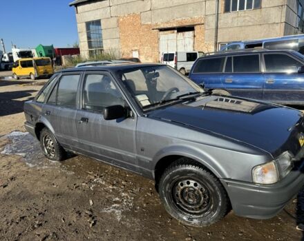 Сірий Форд Ескорт, об'ємом двигуна 0 л та пробігом 100 тис. км за 399 $, фото 1 на Automoto.ua