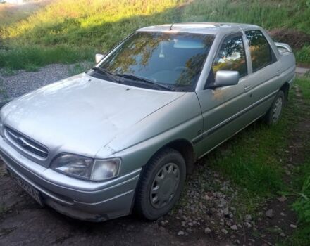 Серый Форд Эскорт, объемом двигателя 1.4 л и пробегом 300 тыс. км за 712 $, фото 4 на Automoto.ua