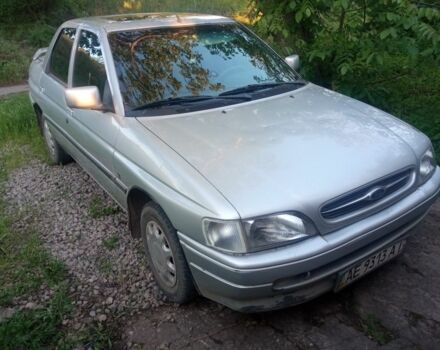 Серый Форд Эскорт, объемом двигателя 1.4 л и пробегом 300 тыс. км за 712 $, фото 1 на Automoto.ua