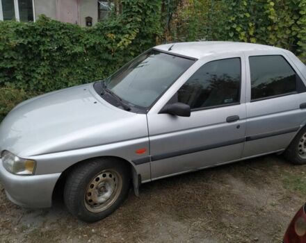 Серый Форд Эскорт, объемом двигателя 1.3 л и пробегом 258 тыс. км за 1000 $, фото 4 на Automoto.ua