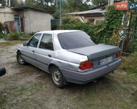 Серый Форд Эскорт, объемом двигателя 1.3 л и пробегом 258 тыс. км за 1000 $, фото 4 на Automoto.ua