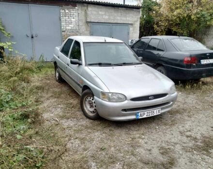 Серый Форд Эскорт, объемом двигателя 1.3 л и пробегом 258 тыс. км за 1000 $, фото 1 на Automoto.ua