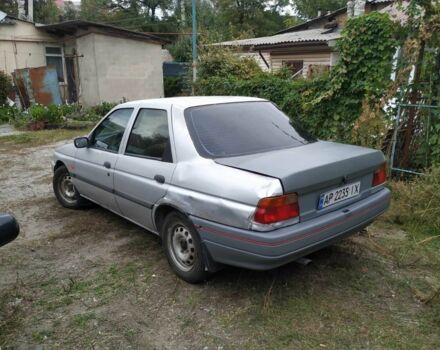 Серый Форд Эскорт, объемом двигателя 1.3 л и пробегом 258 тыс. км за 1000 $, фото 5 на Automoto.ua