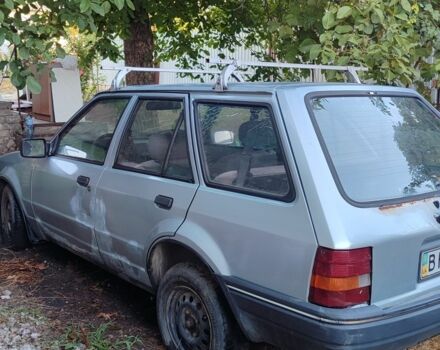 Серый Форд Эскорт, объемом двигателя 1.3 л и пробегом 180 тыс. км за 1417 $, фото 2 на Automoto.ua