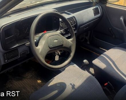 Серый Форд Эскорт, объемом двигателя 1.4 л и пробегом 540 тыс. км за 900 $, фото 3 на Automoto.ua