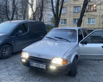 Сірий Форд Ескорт, об'ємом двигуна 1.26 л та пробігом 200 тис. км за 600 $, фото 1 на Automoto.ua