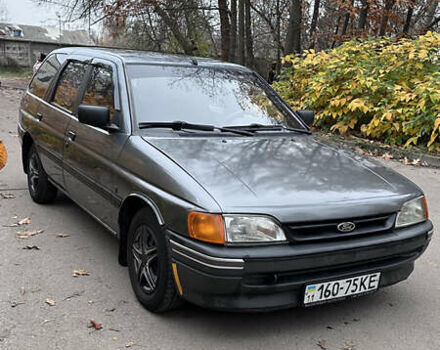 Сірий Форд Ескорт, об'ємом двигуна 1.8 л та пробігом 350 тис. км за 2700 $, фото 1 на Automoto.ua
