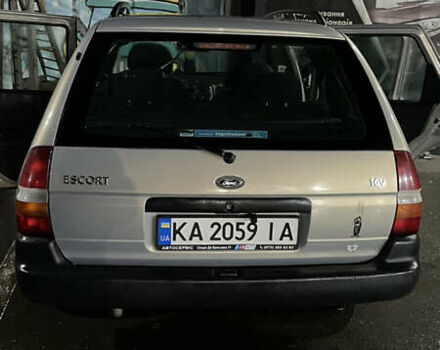 Серый Форд Эскорт, объемом двигателя 1.6 л и пробегом 602 тыс. км за 3000 $, фото 18 на Automoto.ua