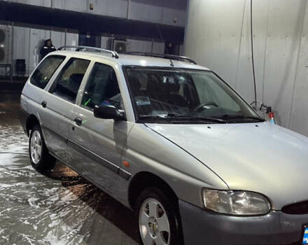 Серый Форд Эскорт, объемом двигателя 1.6 л и пробегом 602 тыс. км за 3000 $, фото 3 на Automoto.ua