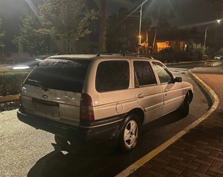 Серый Форд Эскорт, объемом двигателя 1.6 л и пробегом 228 тыс. км за 1402 $, фото 4 на Automoto.ua